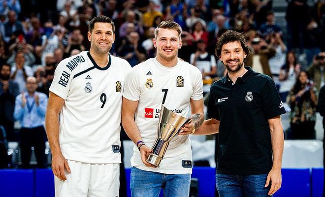 追平切尔西升英超第6！B费2射1传一战造2大神迹，曼联4-1复仇狼队（曼联4-1雪耻狼队升至英超第6追平切尔西！B费双响+助攻缔造两项神迹）