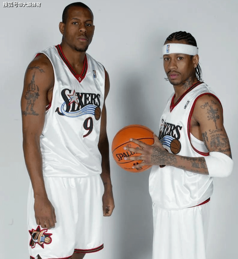 梦回巅峰！克莱上半场一分未得，下半场投进6记三分轰23分（克莱半场挂零，下半场飙进6记三分独砍23分）