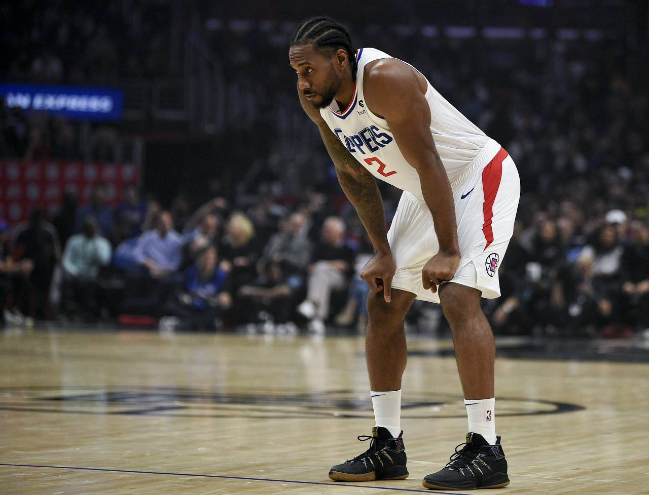 英媒：伊万-托尼不太可能1月回英超，也不太可能踢世界杯（英媒：伊万-托尼1月重返英超可能性不高，出战世界杯同样渺茫）