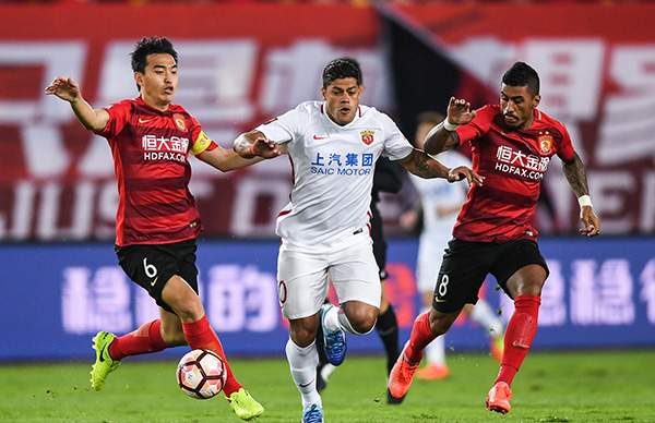 C罗没投！B席作为葡萄牙队长参与FIFA最佳投票，第一投给维蒂尼亚（C罗未投票！葡萄牙队长B席参与FIFA最佳评选，首选维蒂尼亚）