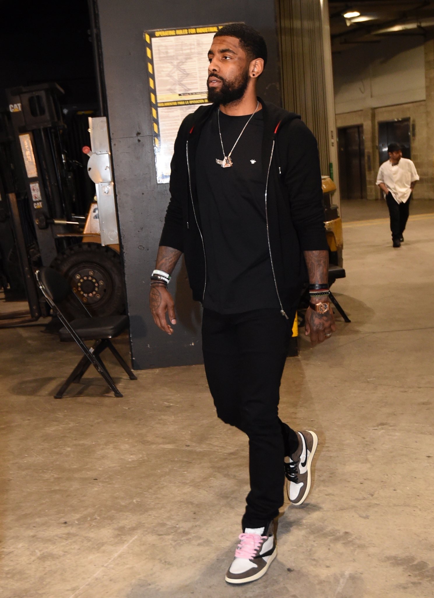 多纳鲁马：我和托纳利关系很好，我的手机里都是他的搞笑图片（多纳鲁马称与托纳利关系融洽：手机里塞满他的搞笑照片）