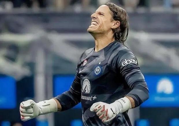 查克解析 ｜ 爱德华兹技术细节：爆砍44分平赛季最高&关键绝平（查克视角 ｜ 爱德华兹细节拆解：狂砍44分追平赛季单场最高＋关键时刻扳平）