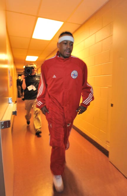 中超：山东泰山主场2-0完胜青岛队（中超：山东泰山主场2-0击退青岛队）