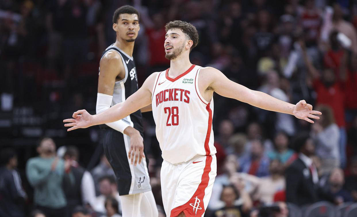 前裁判：球运行轨迹决定比塞克犯规不是红牌；皮奥倒地不是点球（前裁判解读：球路判定比塞克犯规不该红牌，皮奥倒地不判点球）