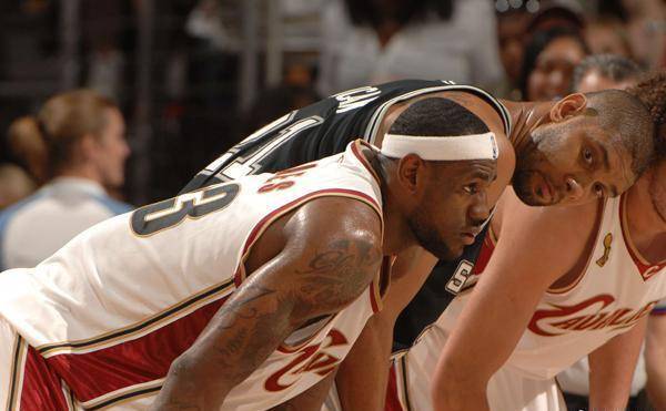 连进五球！巴萨5-3翻盘，悍将戴帽，西甲狂飙6连胜，稳住头名位置（巴萨5-3逆转连轰五球，悍将戴帽，西甲六连胜稳居榜首）