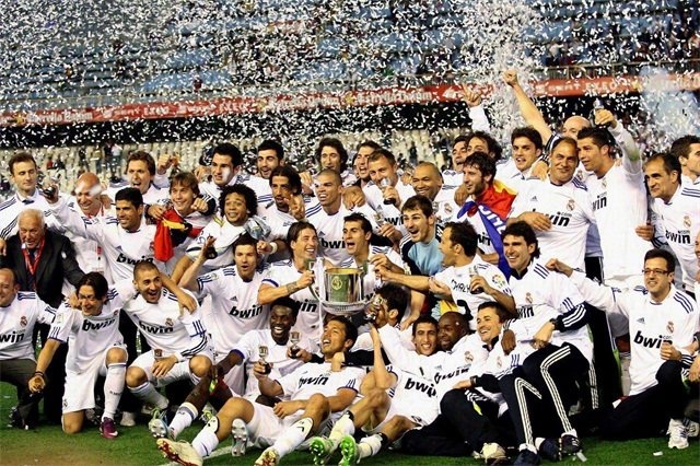 一场1-1，让曼城渔翁得利！阿森纳11打10不胜，英超争冠形势有变（1-1平局让曼城坐收渔利：阿森纳多打一人仍不胜，英超争冠格局生变）