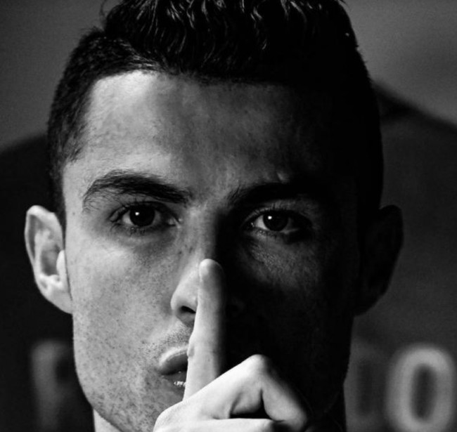 扎瓦拉球员：C罗是世界第二好的球员，本场比赛我们充满斗志（扎瓦拉球员：C罗位列世界第二，此战我们士气高涨）