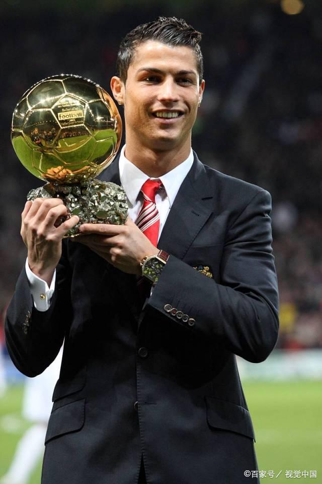 180赛季？穆雷本赛季场均24.9分6.8助 命中率50.1／44.7／89.6%（穆雷冲击180俱乐部：本季场均24.9分6.8助攻，命中率50.1%／44.7%／89.6%）