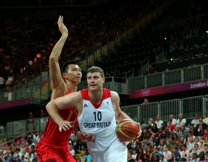 旧将：维尼修斯的表现与他的续约要求不符，多数皇马球员也是如此（前皇马球员：维尼修斯表现配不上续约要价，多数皇马球员也如此）