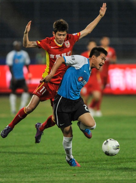 记者：阿贾克斯正接触前狼堡主帅西莫尼斯，视为海廷加继任者（记者：阿贾克斯洽谈前狼堡主帅西莫尼斯，拟任海廷加接班人）