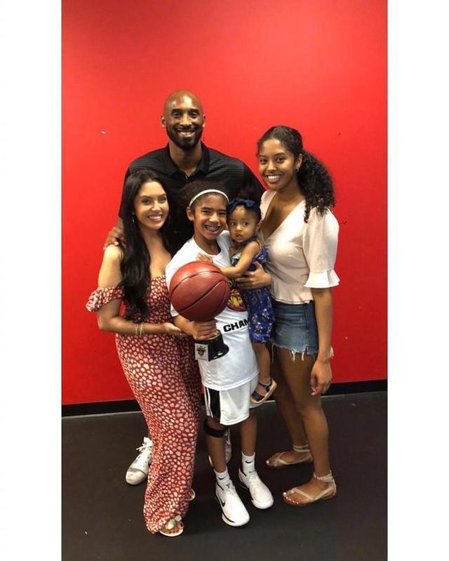 维埃里：现在拿皮奥和其他人比较毫无意义，应该让他安心踢球（维埃里：别再拿皮奥与他人对比，让他专注踢球）