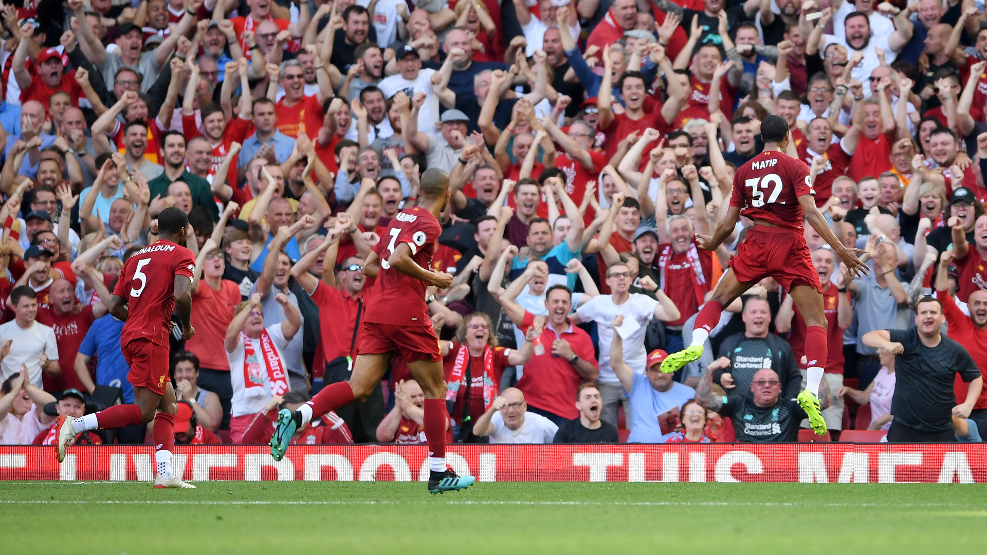 都体：尤文要求斯帕莱蒂遵守正装规定，比赛时不可以穿运动服（都体：尤文要求斯帕莱蒂按正装规范出场，比赛时禁穿运动服）