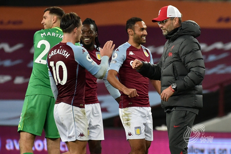 武贾西奇：东契奇是唯一让我想到科比的球员，他带着笑容打球（武贾西奇：只有东契奇让我想起科比，他总是笑着打球）